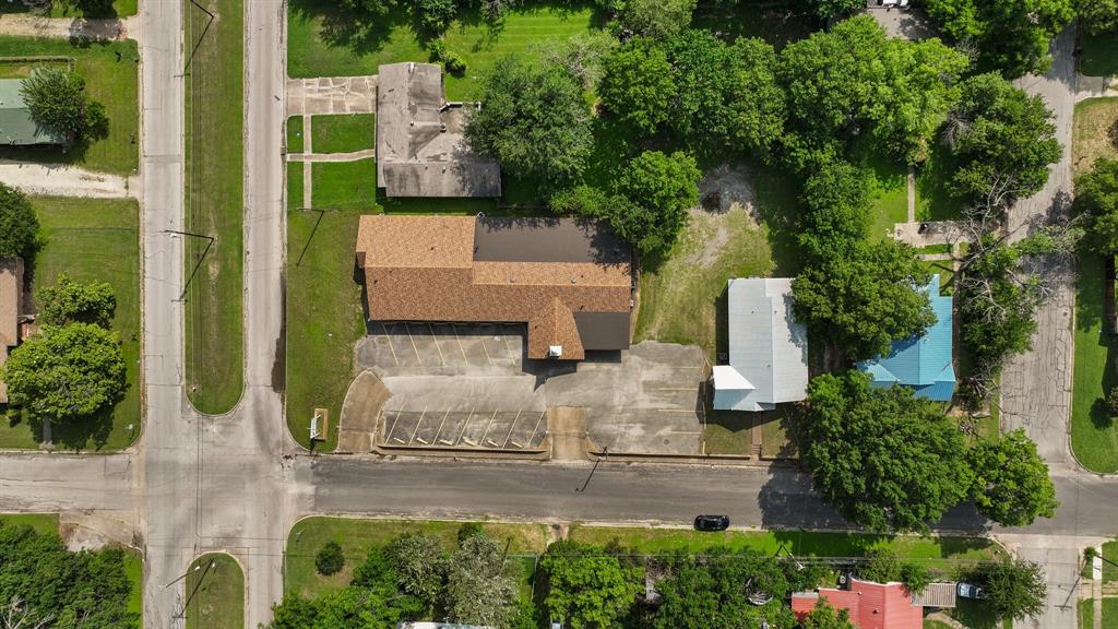 Corsicana - Commercial Sale