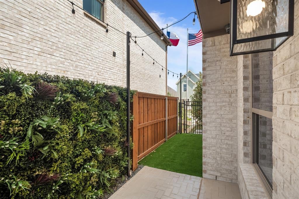 9408 Laurel Wreath Drive