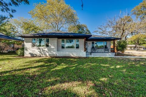 A home in Waxahachie