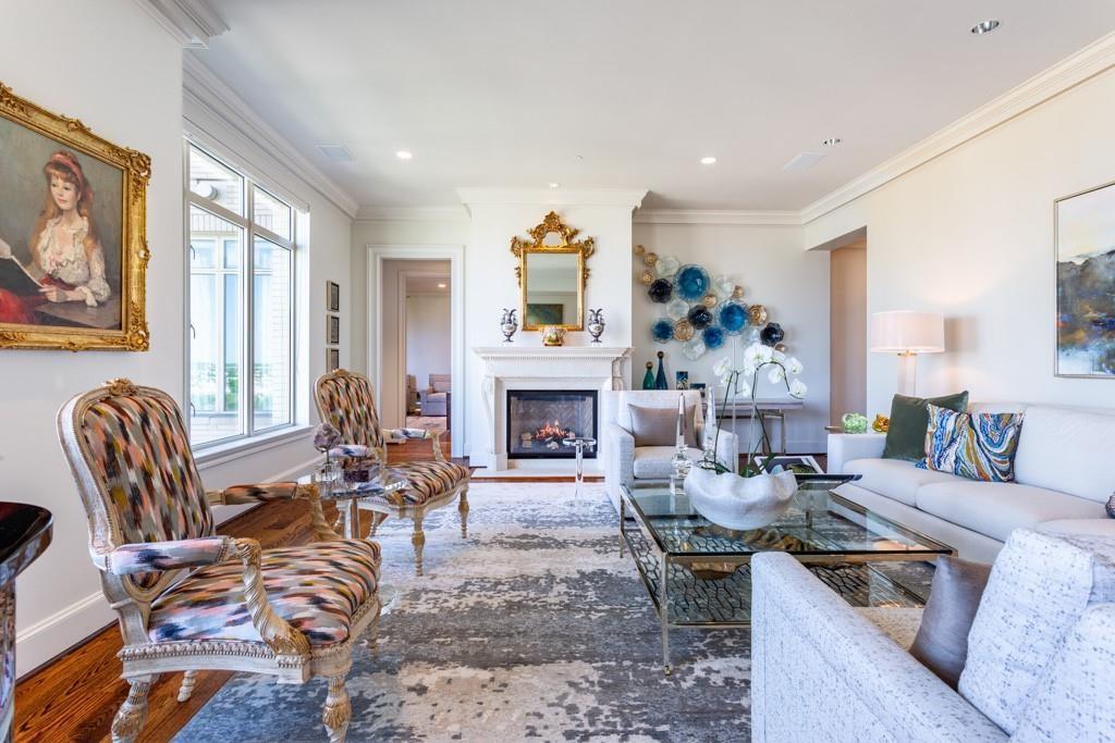 Ritz-Carlton Residences Condo In Uptown - Residential Lease