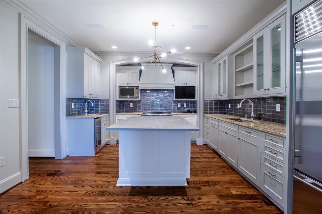 Ritz-Carlton Residences Condo In Uptown - Residential Lease