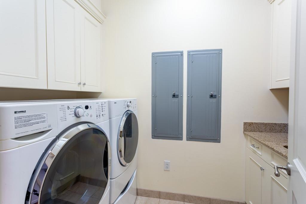 Ritz-Carlton Residences Condo In Uptown - Residential Lease