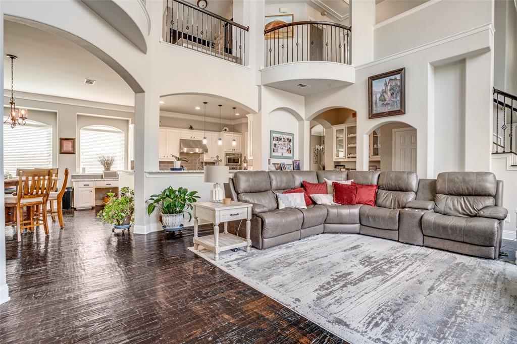1221 Bridgeway Lane