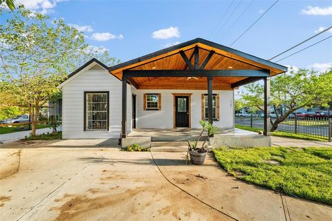 1101 Melbourne Avenue Dallas TX 75224