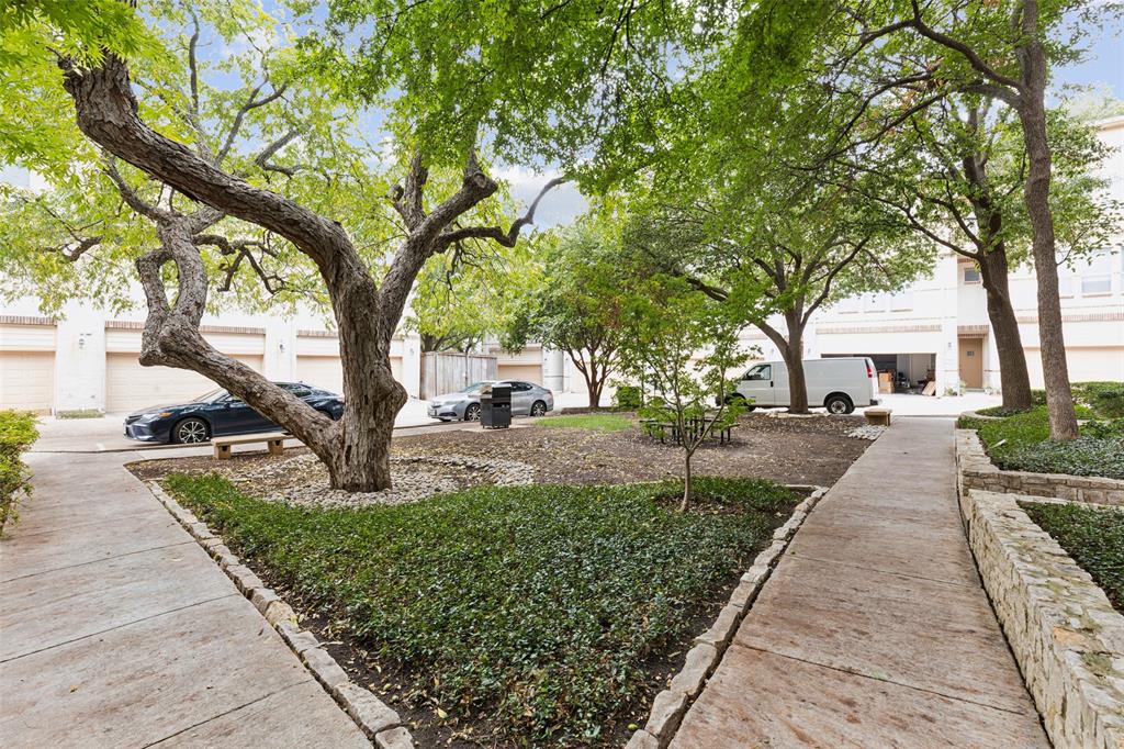 Carreras Twnhms Condo - Residential