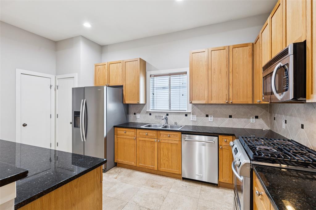4830 Cedar Springs Road 44