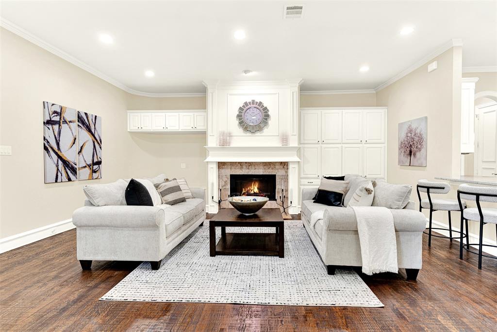 5045 SILVER LAKE Drive