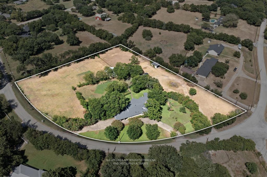 435 Horseshoe Trail W