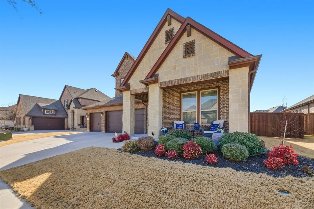 Photo of 1203 Cordova Street, Mansfield, TX 76063 (MLS # 21175927)