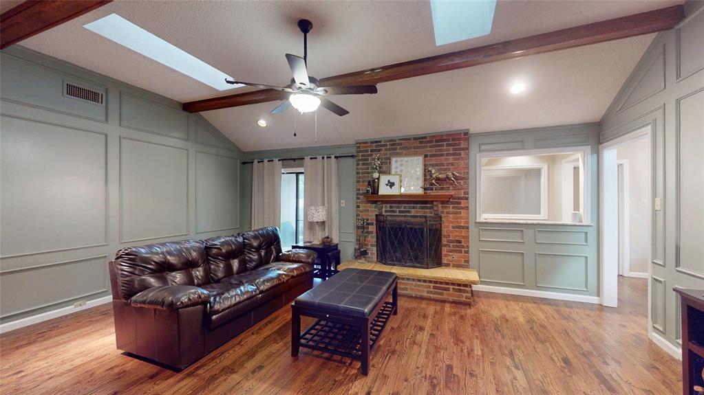 1931 Crestside Circle