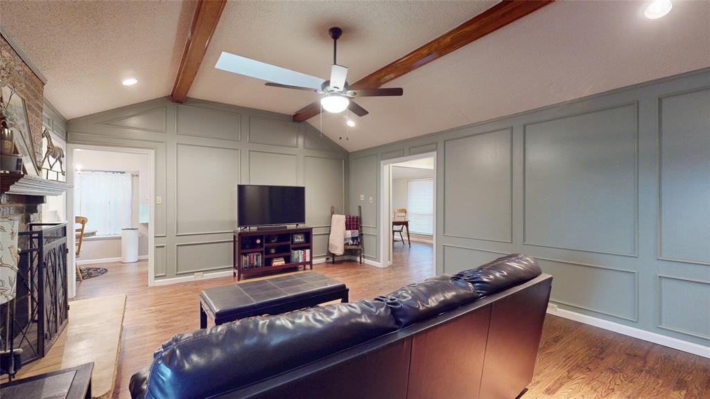 1931 Crestside Circle
