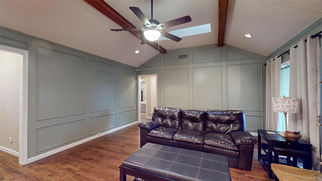 1931 Crestside Circle