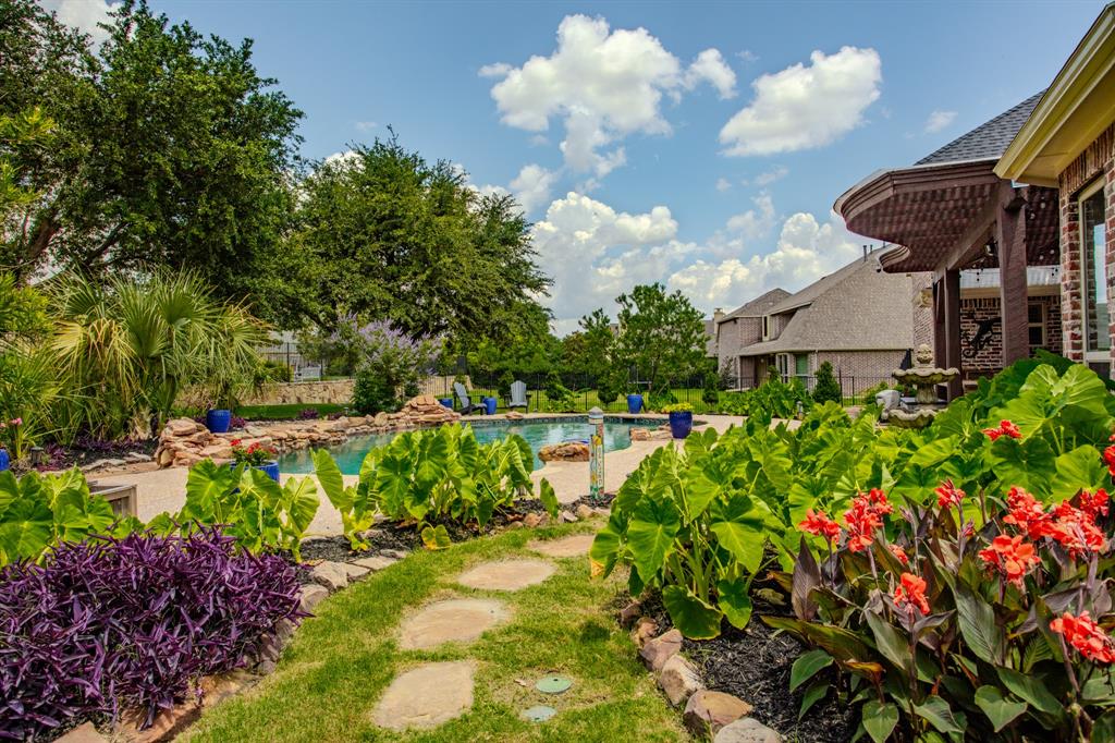 1307 Featherwood Drive