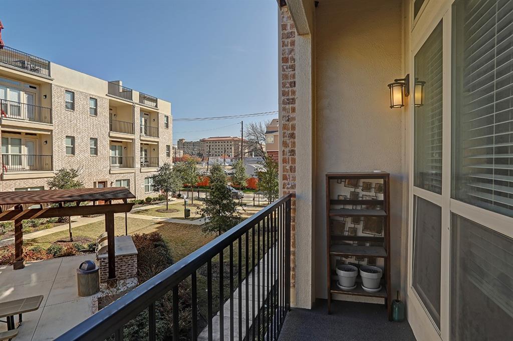 Exall Twnhms - Residential Lease