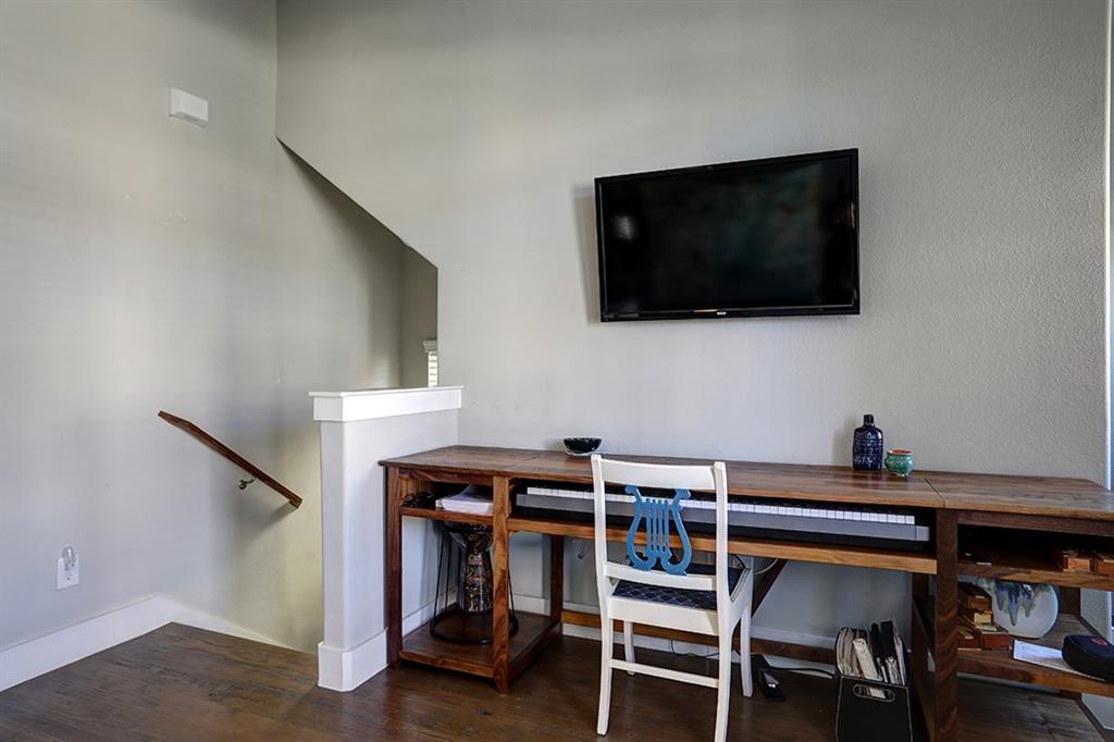 Exall Twnhms - Residential Lease