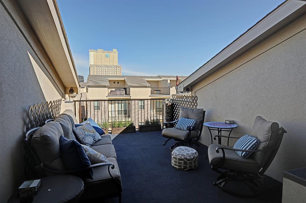 Exall Twnhms - Residential Lease