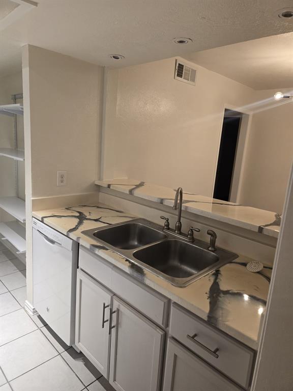 Las Colonitas Condo - Residential