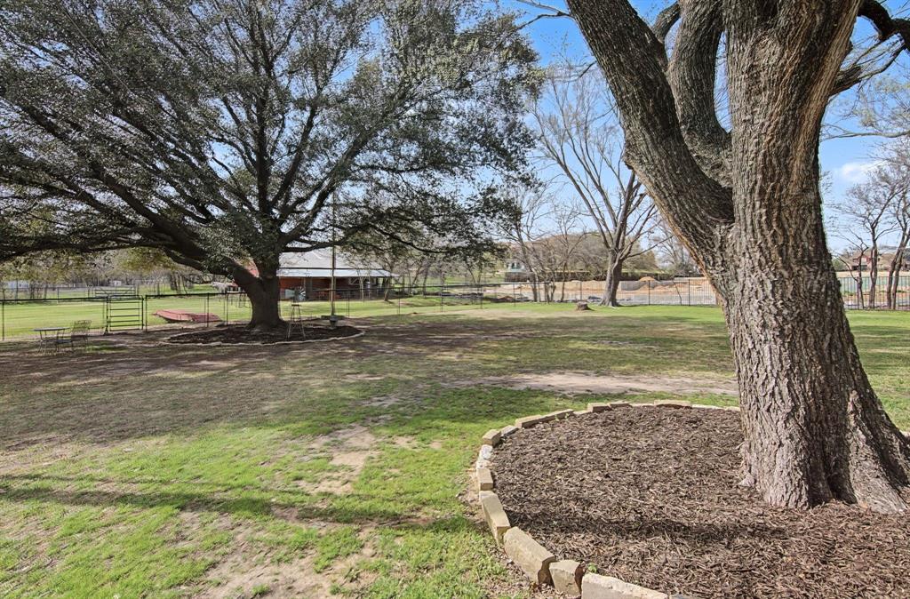 800 Lodestar Drive