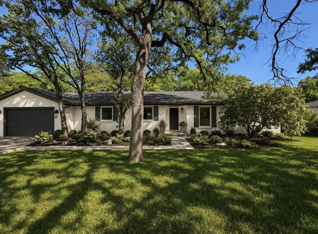 209 Mistletoe Lane