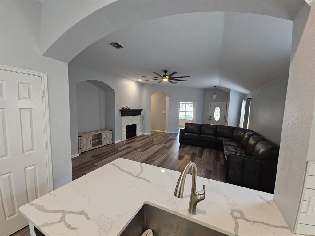 1508 Black Willow Trail