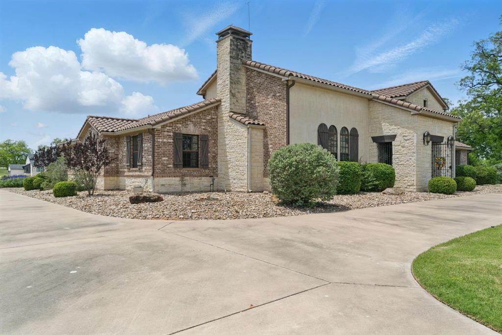 116 Eastmeadow Lane