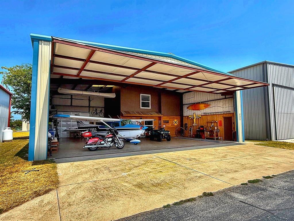 537 Aviator Drive