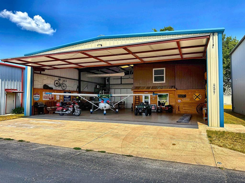 537 Aviator Drive