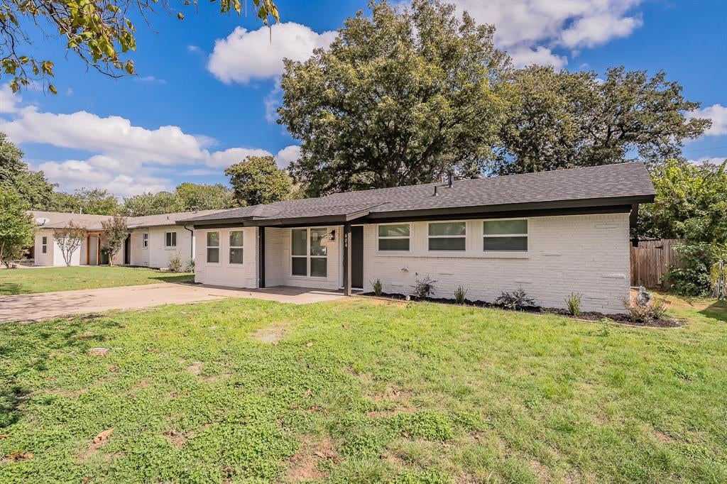 404 Simmons Drive
