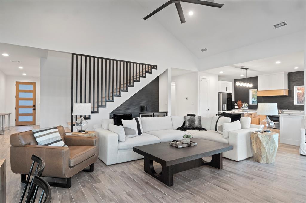 331 W Eagle Point