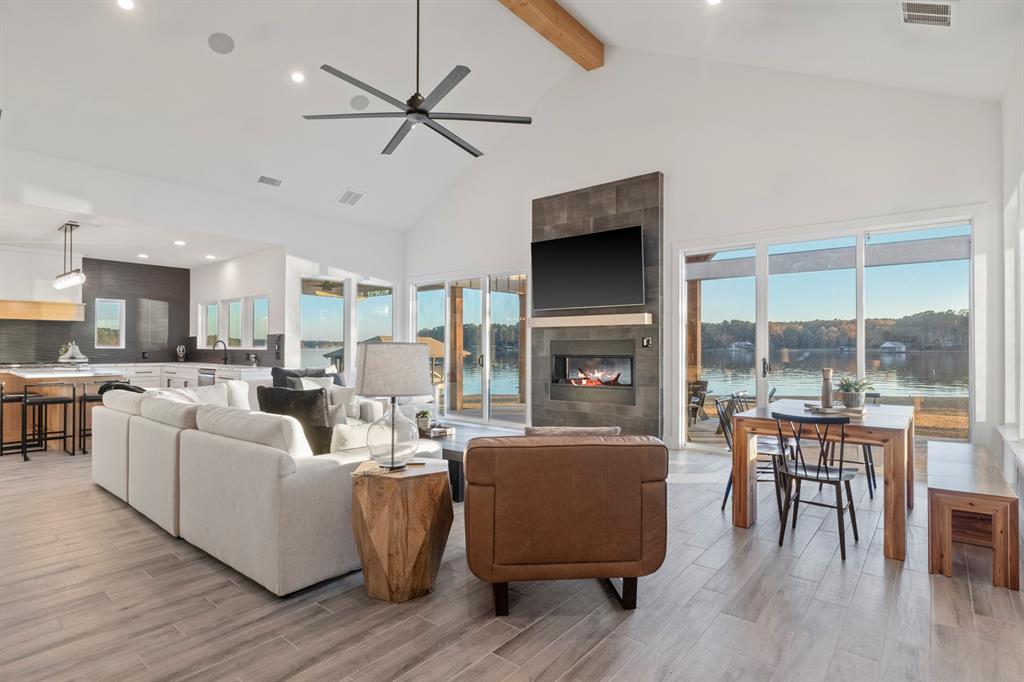 331 W Eagle Point