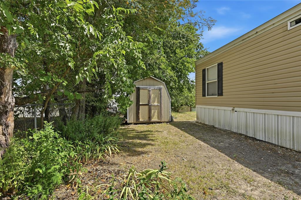22 1601 E FM 1417