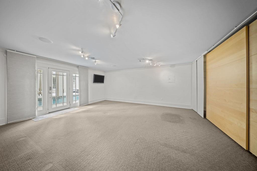 Munger Place - Residential