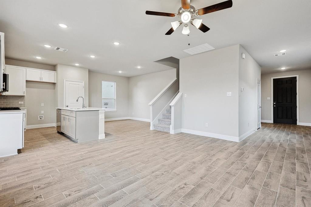 Venetian At Weston, Ph 1 - Residential Lease