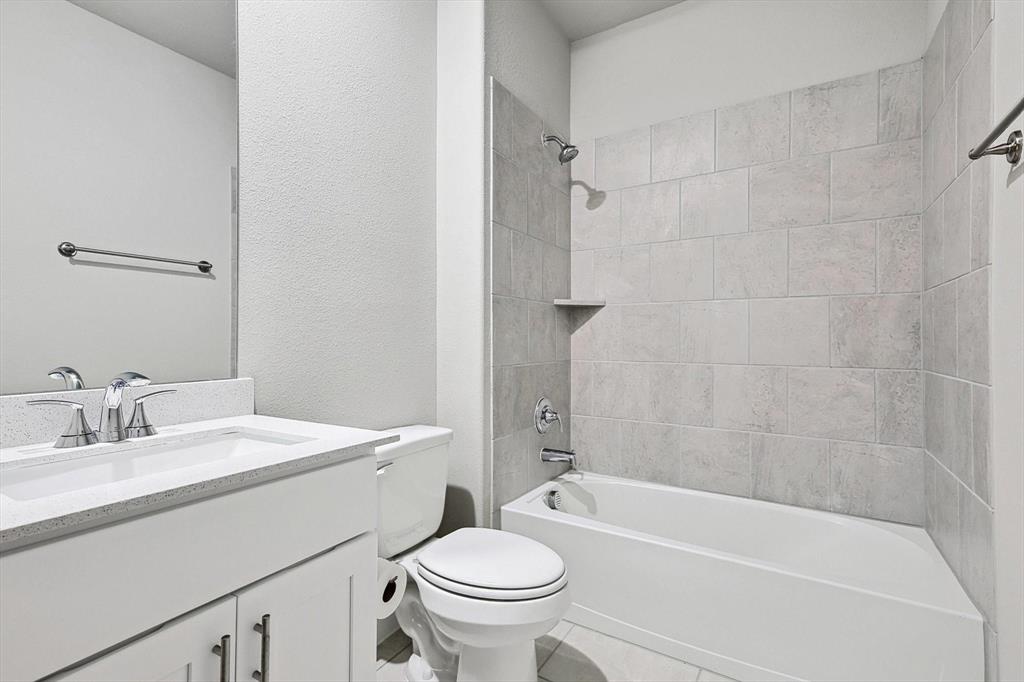 Venetian At Weston, Ph 1 - Residential Lease