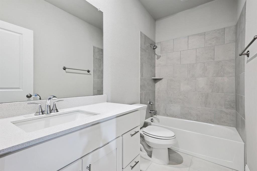 Venetian At Weston, Ph 1 - Residential Lease