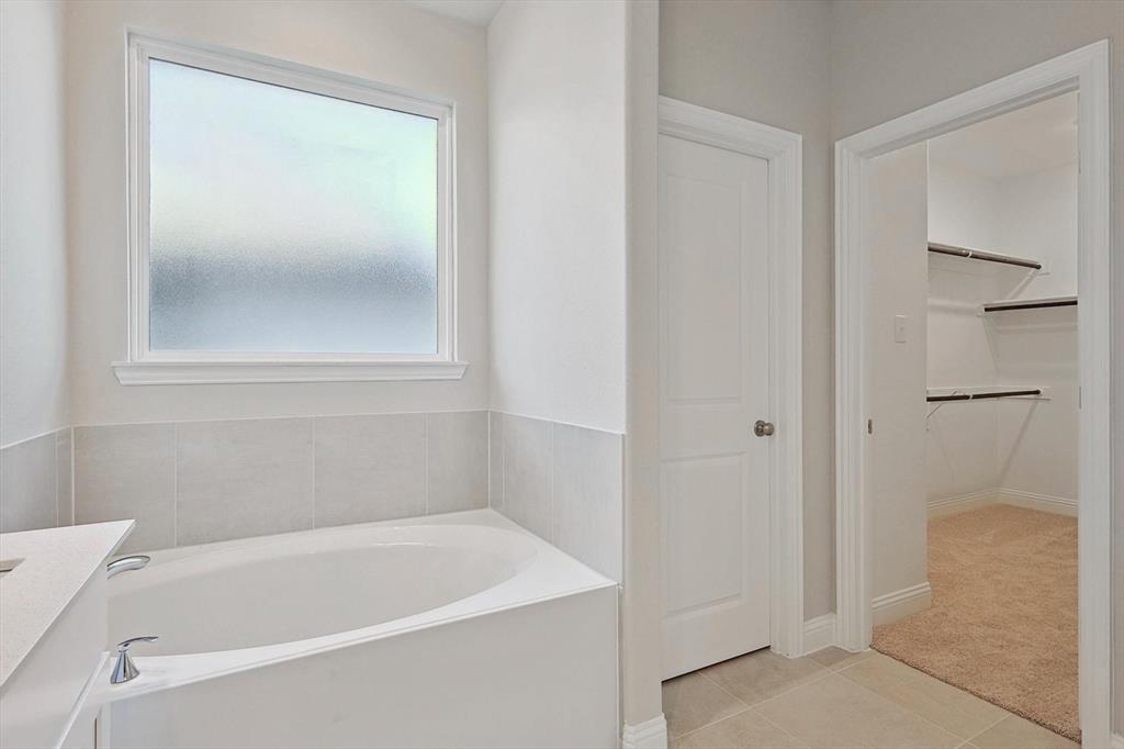 Venetian At Weston, Ph 1 - Residential Lease