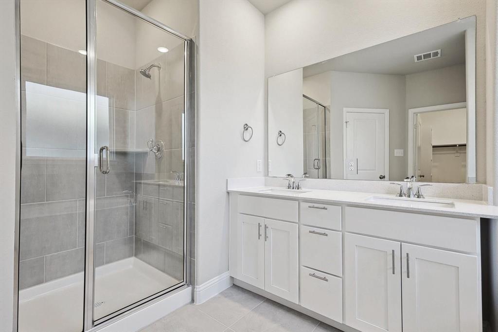 Venetian At Weston, Ph 1 - Residential Lease