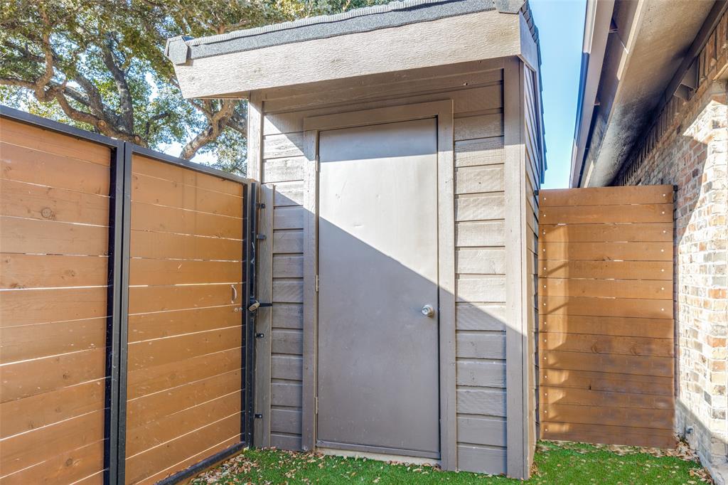 Collin Greene Condo - Residential