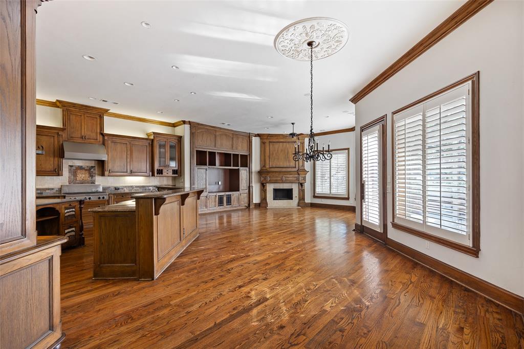 LAKESIDE ON PRESTON - Residential