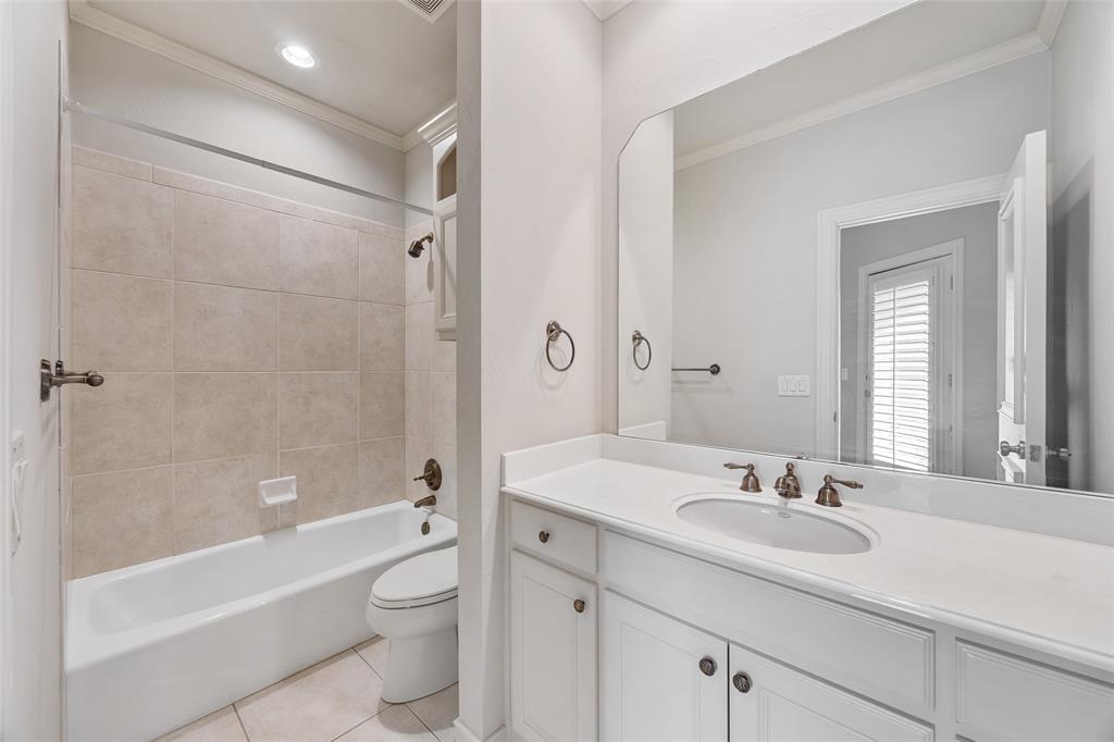 LAKESIDE ON PRESTON - Residential