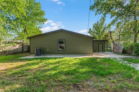 Tiny photo for 1520 Barcus Circle, Fort Worth, TX 76134 (MLS # 21101360)