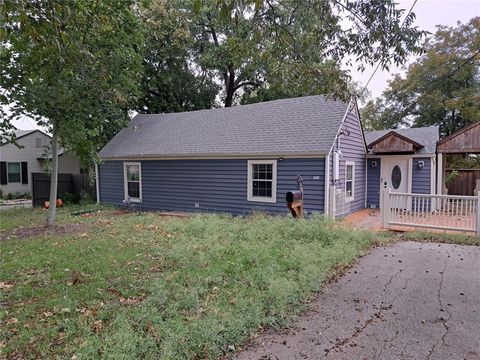 1609 Spring Avenue Carrollton TX 75006