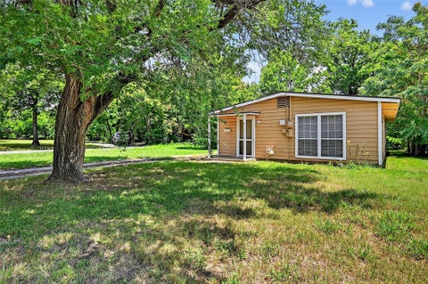 Photo of 401 S Contemporary Drive, Sherman, TX 75092 (MLS # 21400269)
