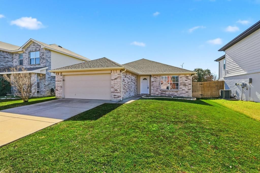 Photo of 2112 Valley Forge Trail, Fort Worth, TX 76177 (MLS # 21142739)