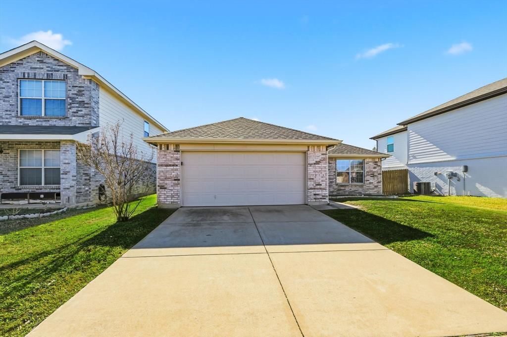 Photo of 2112 Valley Forge Trail, Fort Worth, TX 76177 (MLS # 21142739)