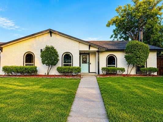 4316 WOODBLUFF DR, MESQUITE, TX 75150 - Image b27f1d87a4dc94aaa649c29f99af01ca/4154487221