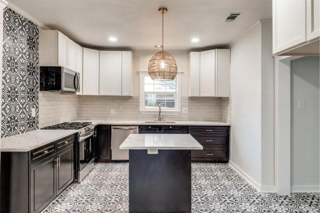 Winnetka Heights - Residential Lease