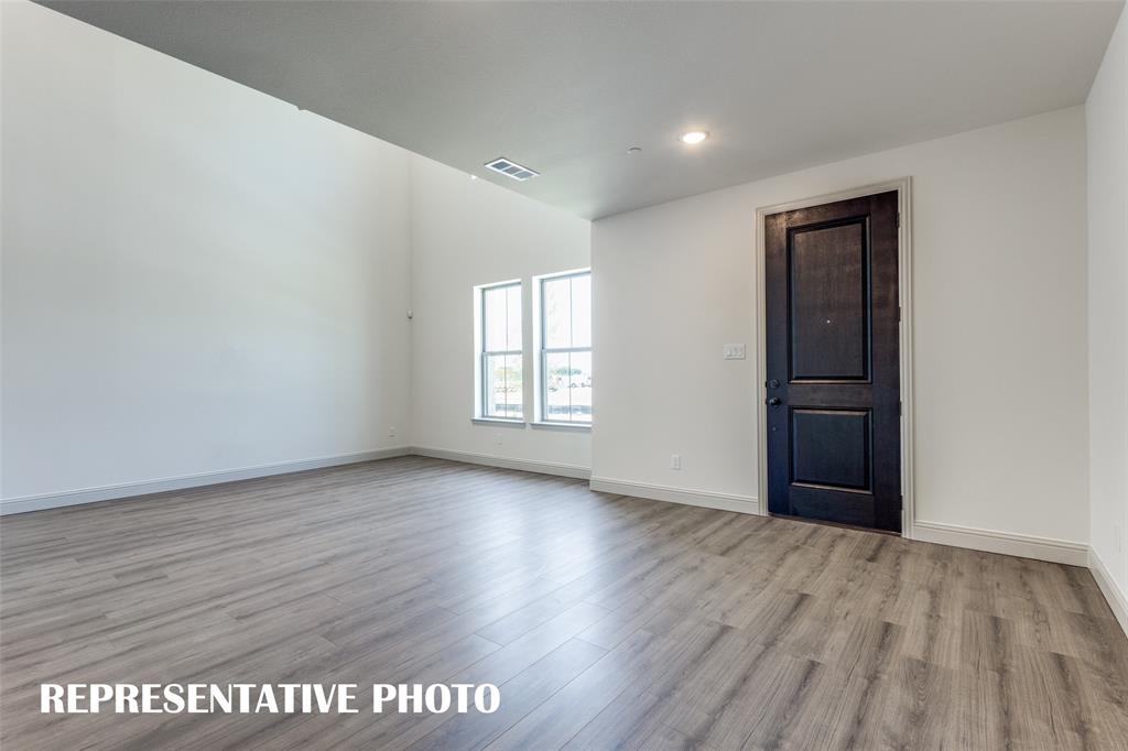 2825 Maidenhair Lane