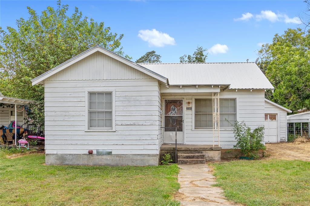 View Brownwood, TX 76801 house