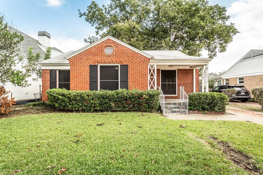 Cottage home in the Bird Streets, just blocks away from Inwood Village! 2 Bed, 1 bath with an open floor plan, with formal dining, large kitchen, beautiful hardwoods, and lots of windows for great natural light. Carpet & hardwood floors. Full Size WD connections in utility room. Huge Lot with a covered patio and large fenced in yard, great for the urban gardener or pets. Close to Park Cities, Love Field, Uptown, Downtown and easy access to major highways. Tenant pays all utilities